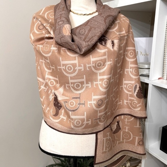 Reversible Large Vegan Cashmere Blend Shawl Scarf, NWT - Picture 1 of 11